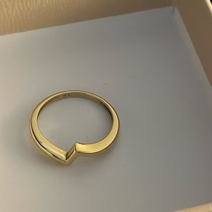 NWOT Simple 14k gold ring/band.